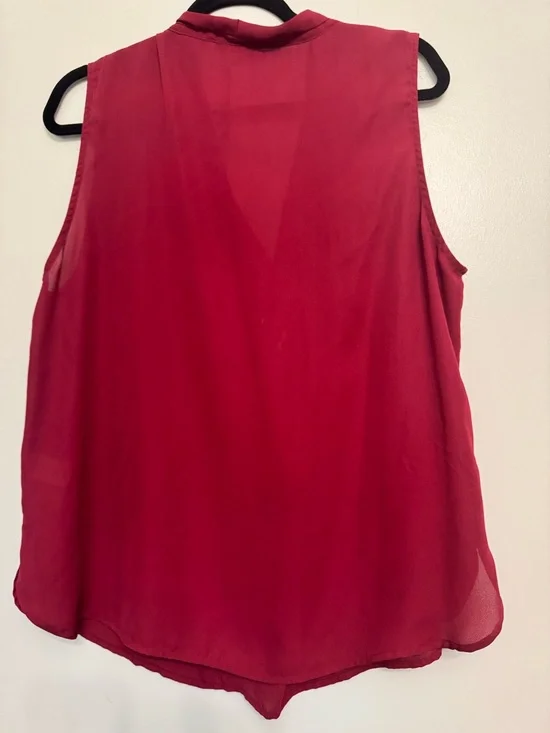 Sleeveless Red V-Neck Blouse - Sky Plus 2X - Picture 3 of 4